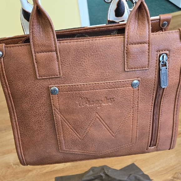Wrangler Brown and White Cow Print Tote NWT - Picture 4 of 4